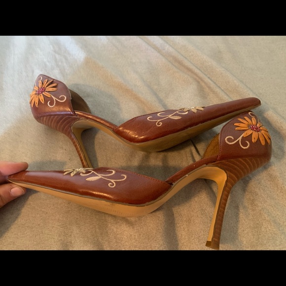 Southwest leather Bandolino heels - Picture 6 of 6